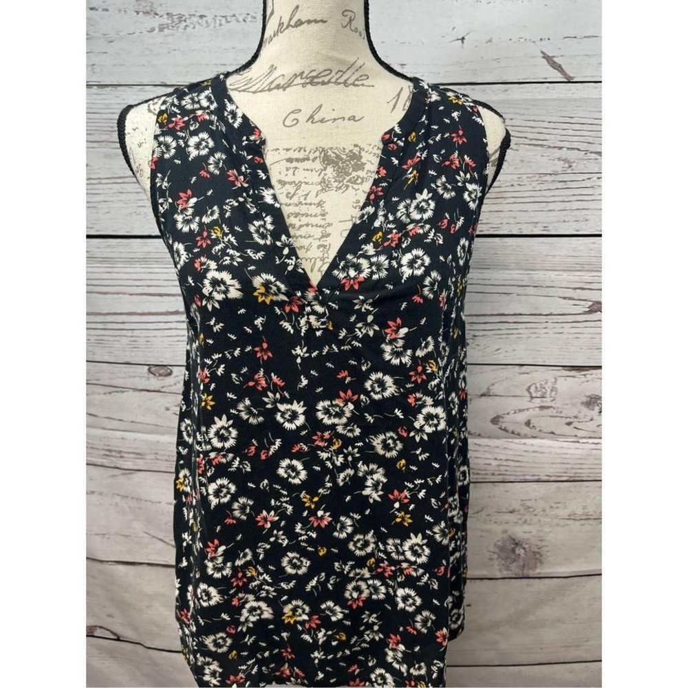 Gap medium black sleeveless blouse with white and pink flowers -